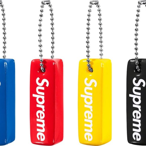 x 5 Supreme Floating keychain F/W 23